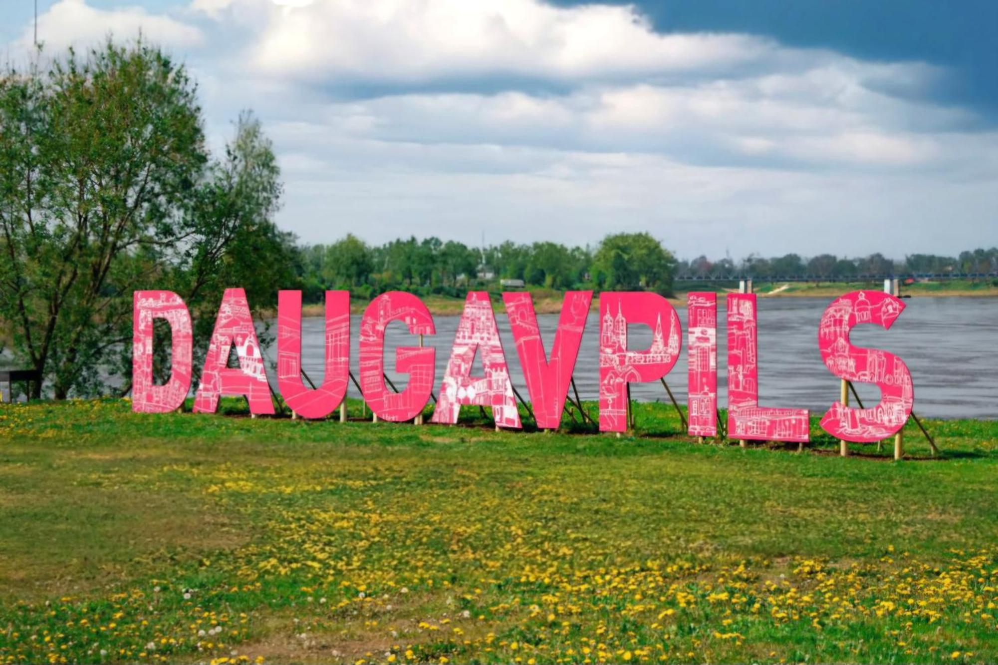 Family Hotel Daugavpils Bagian luar foto